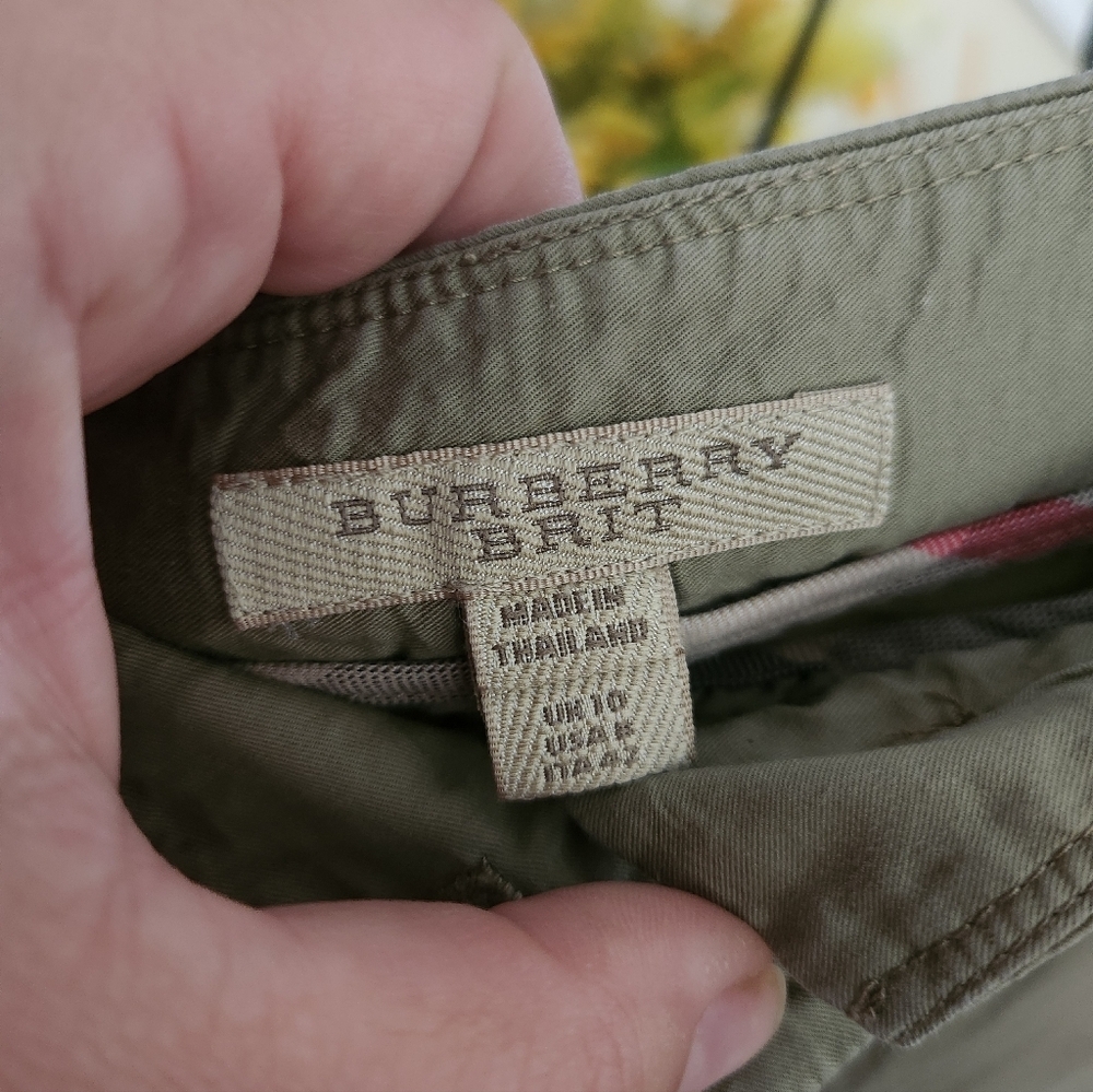 Burberry shorts size 8 - Picture 3 of 4